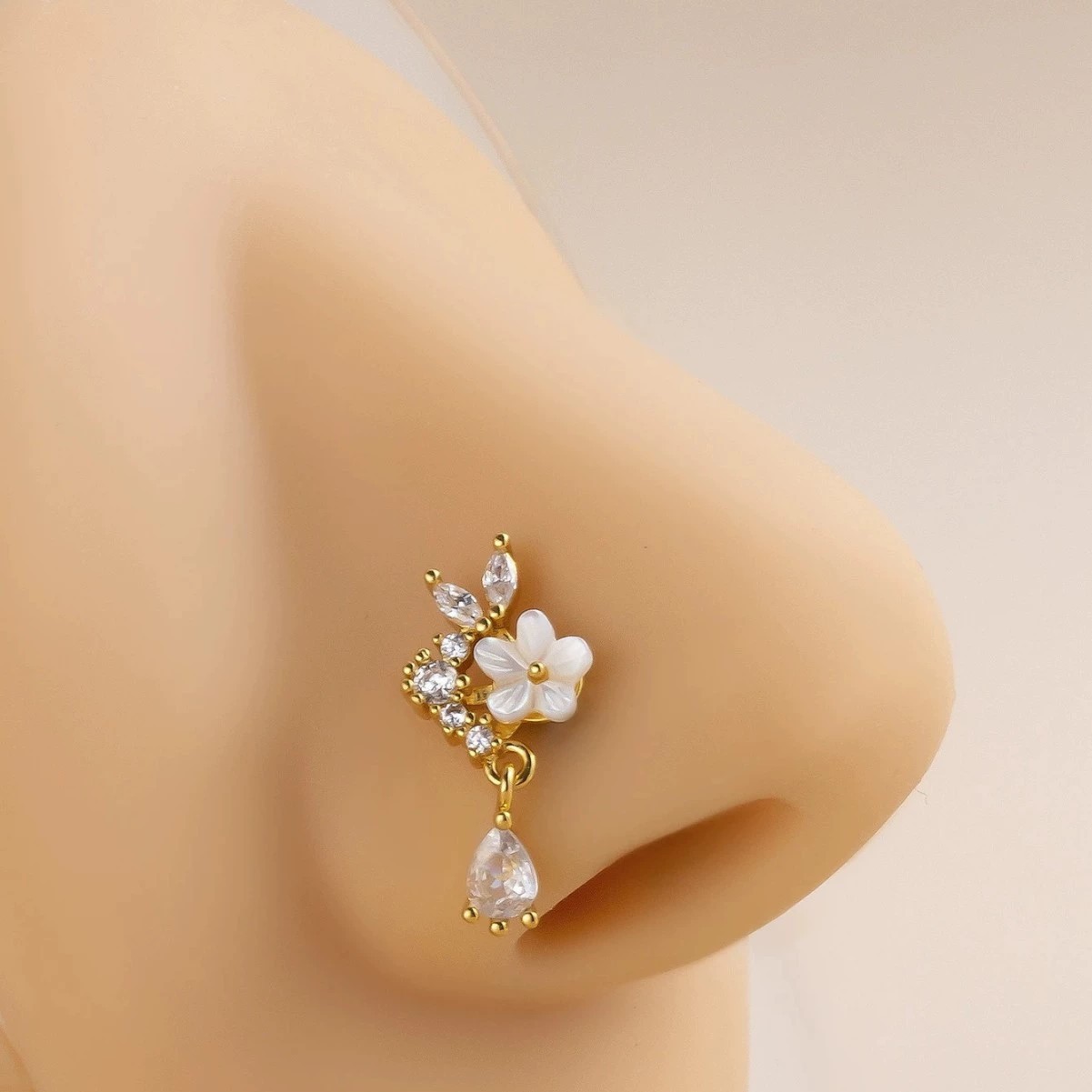 แหวนจมูกดอกไม้สีทองประดับคริสต - Body Jewelry Nose Ring บทวิจารณ์และราคา